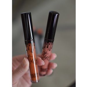 VIBE & SAVAGE - Kylie Cosmetics Velvet Lipsticks
